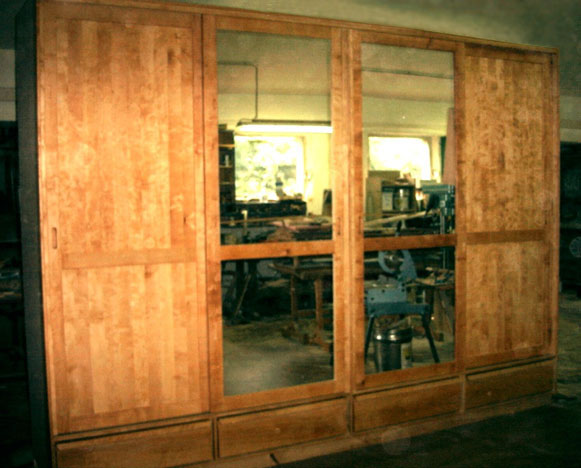 Kleiderschrank, Richard Matheis Bau- und Moebelschreinerei